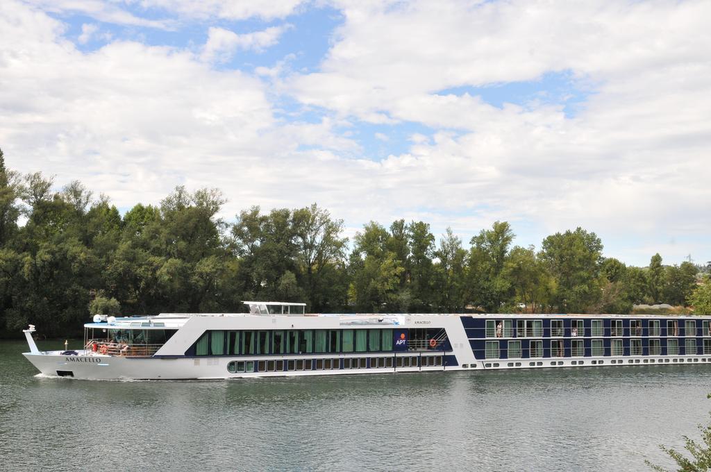 O2 Saone Hotel Reyrieux Exterior foto